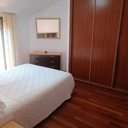 Atico Con 3 En Διαμέρισμα *