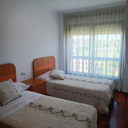 Atico Con 3 En Διαμέρισμα Poio